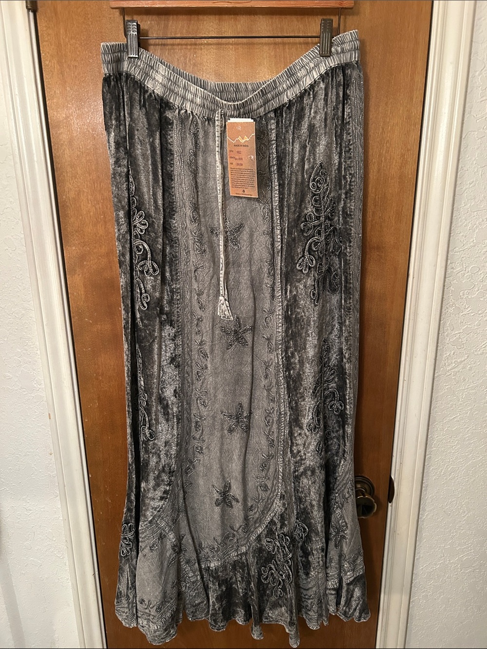 Beautiful Embroidered Maxi Skirt - Gray. NWT. 2X